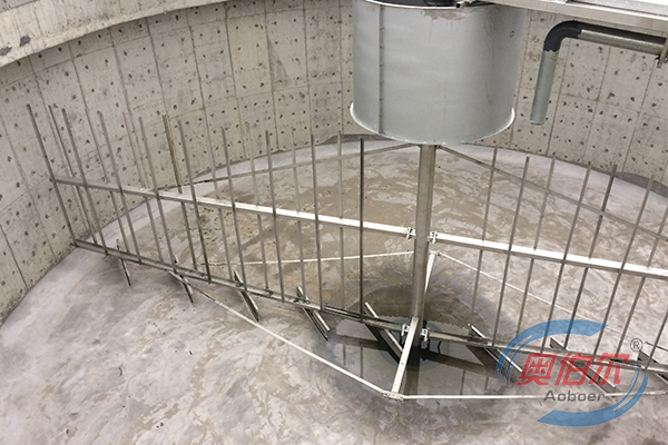 濃密池中心傳動濃縮刮泥一體機(jī)運(yùn)用現(xiàn)場
